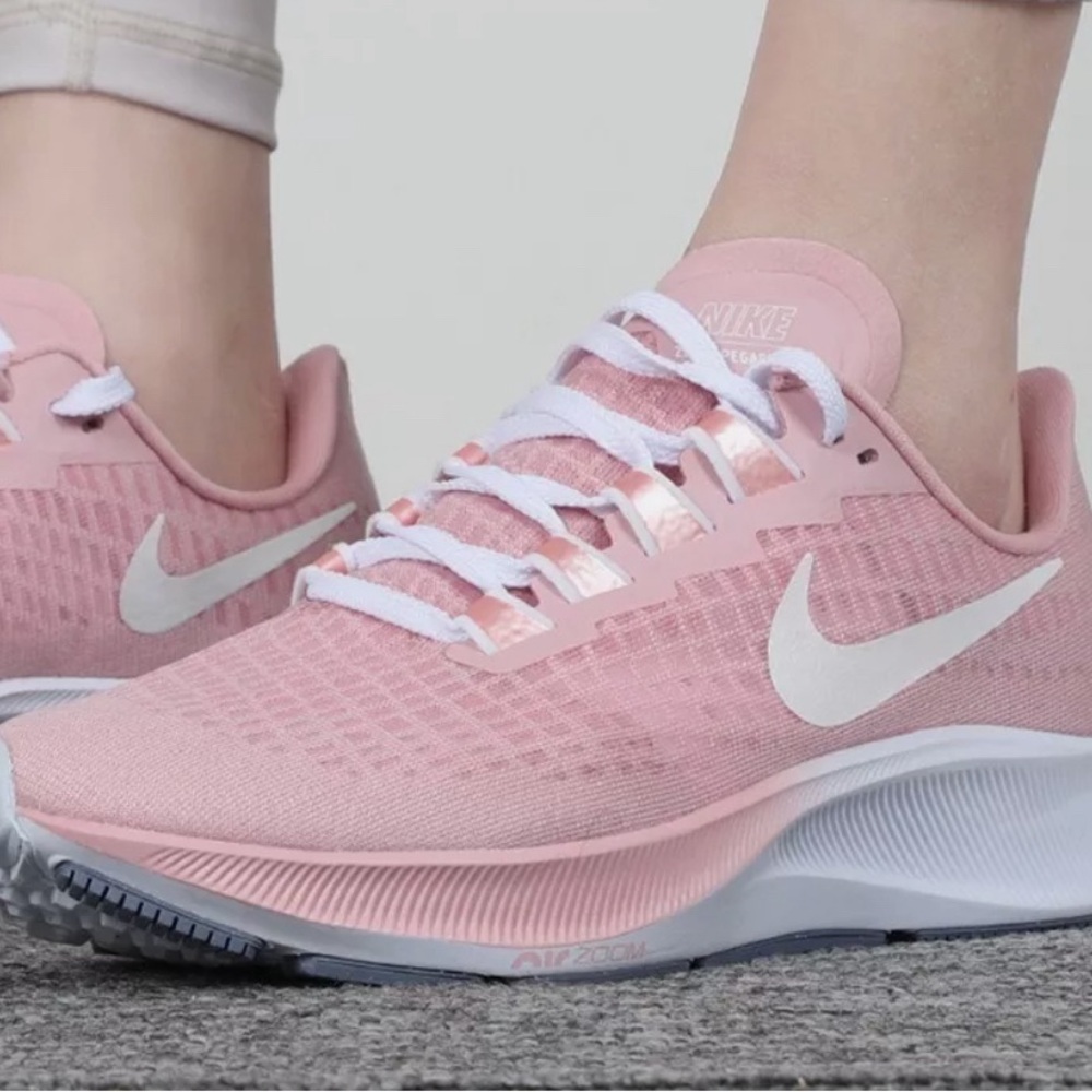 Women’s Nike Zoom Pegasus 37 Running Shoes